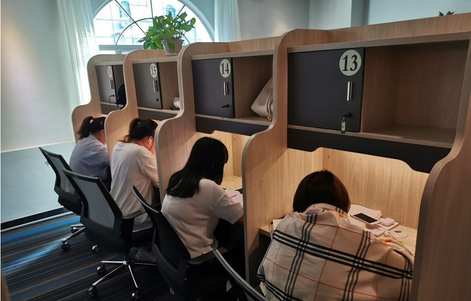 AI动漫自习室加盟，专业培训体系，让创意无限放大
