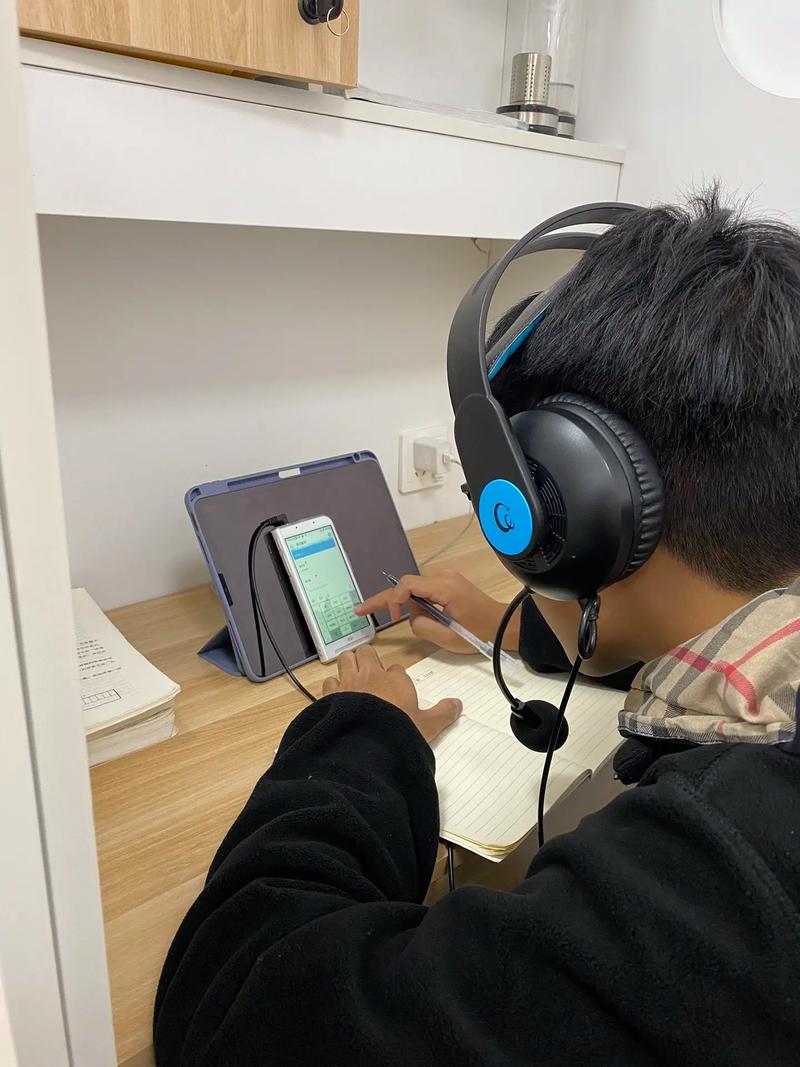 动漫迷的福音：AI学习室，让梦想触手可及！